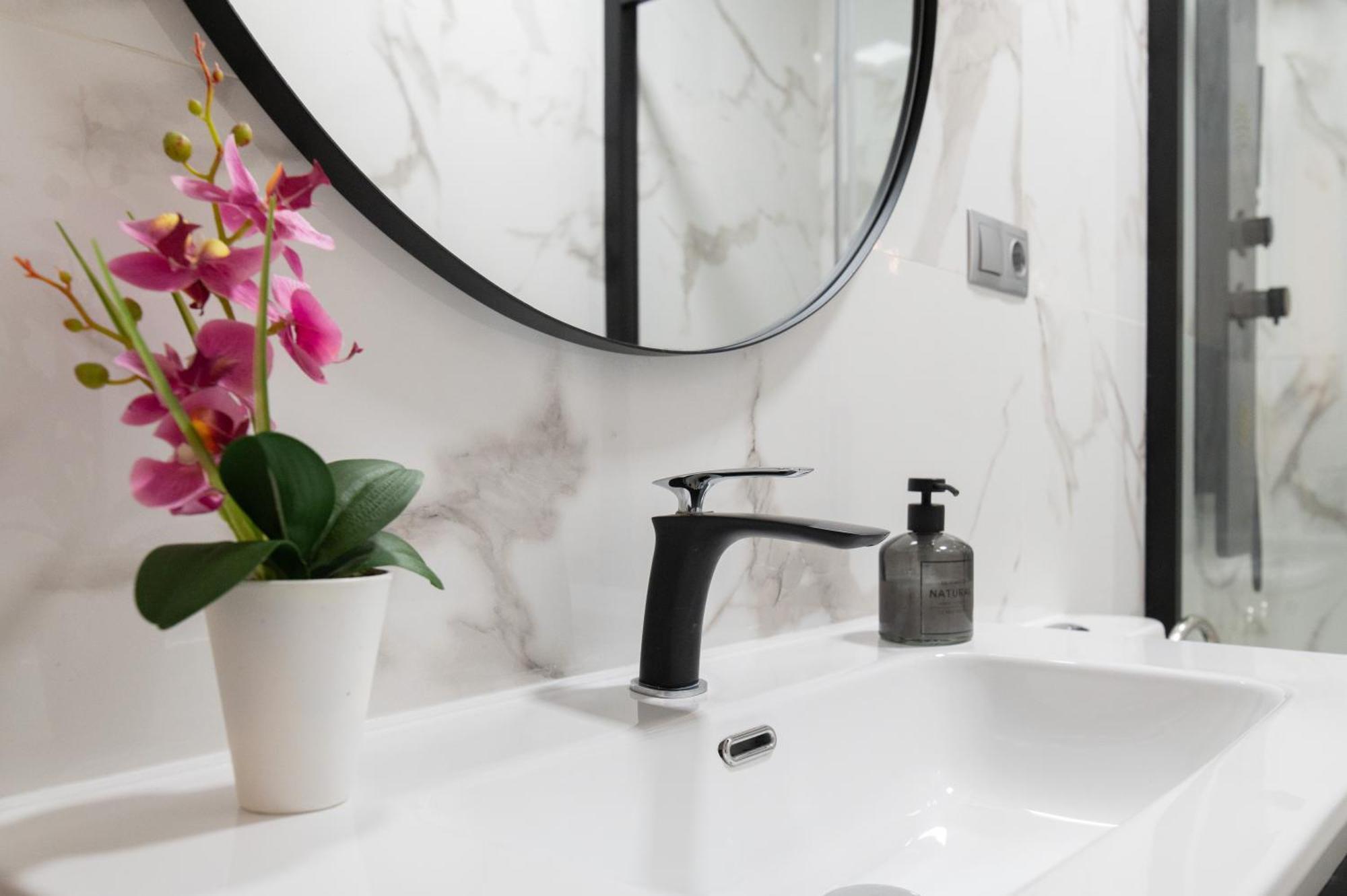 Apartamento Triana Habitame Inmobiliaria Sevilla Eksteriør billede